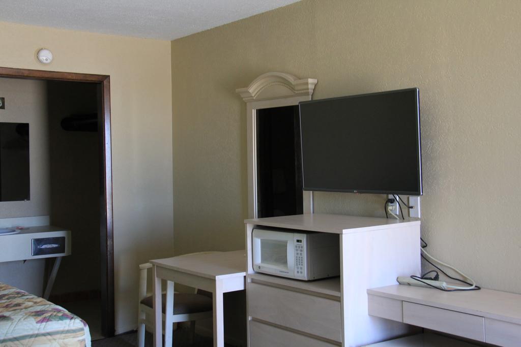Lodge Usa Motel Guymon Exterior photo